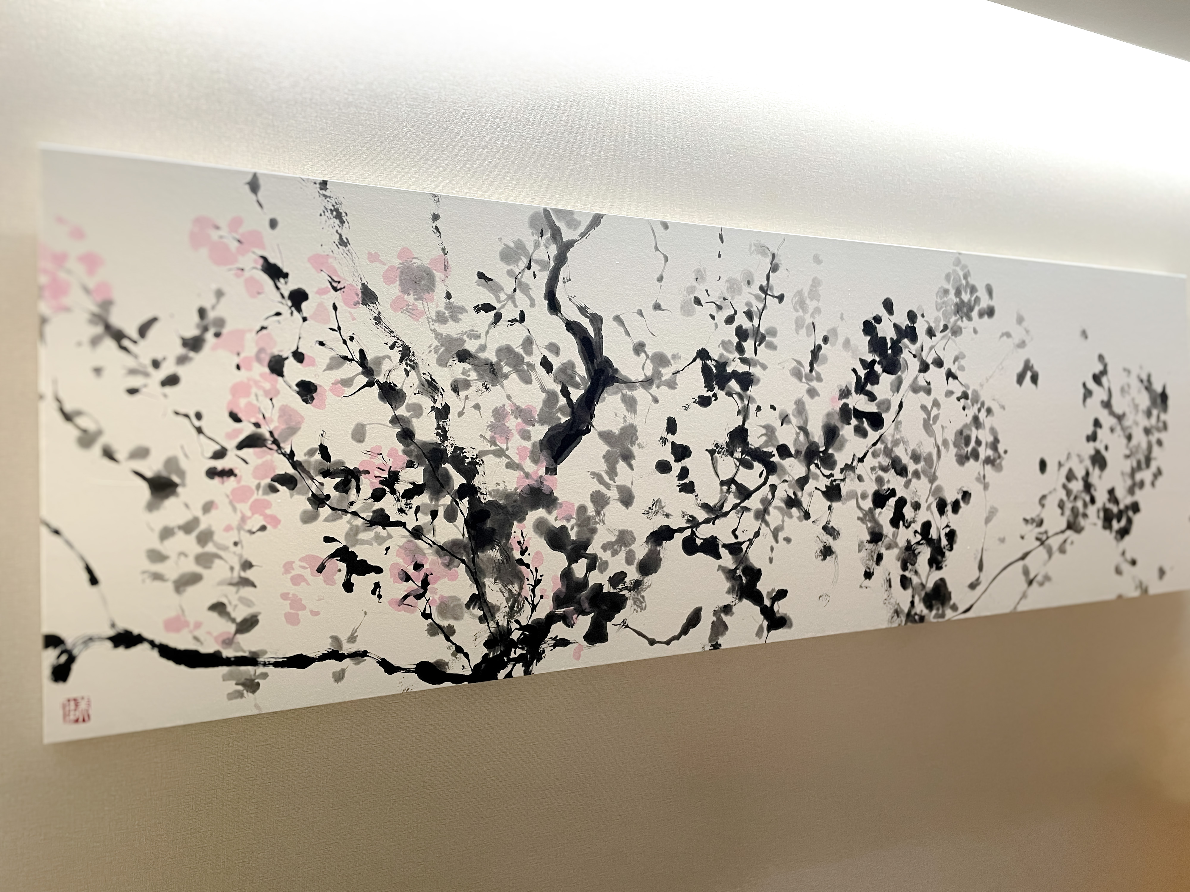 Humming, Crape Myrtle - Left Detail