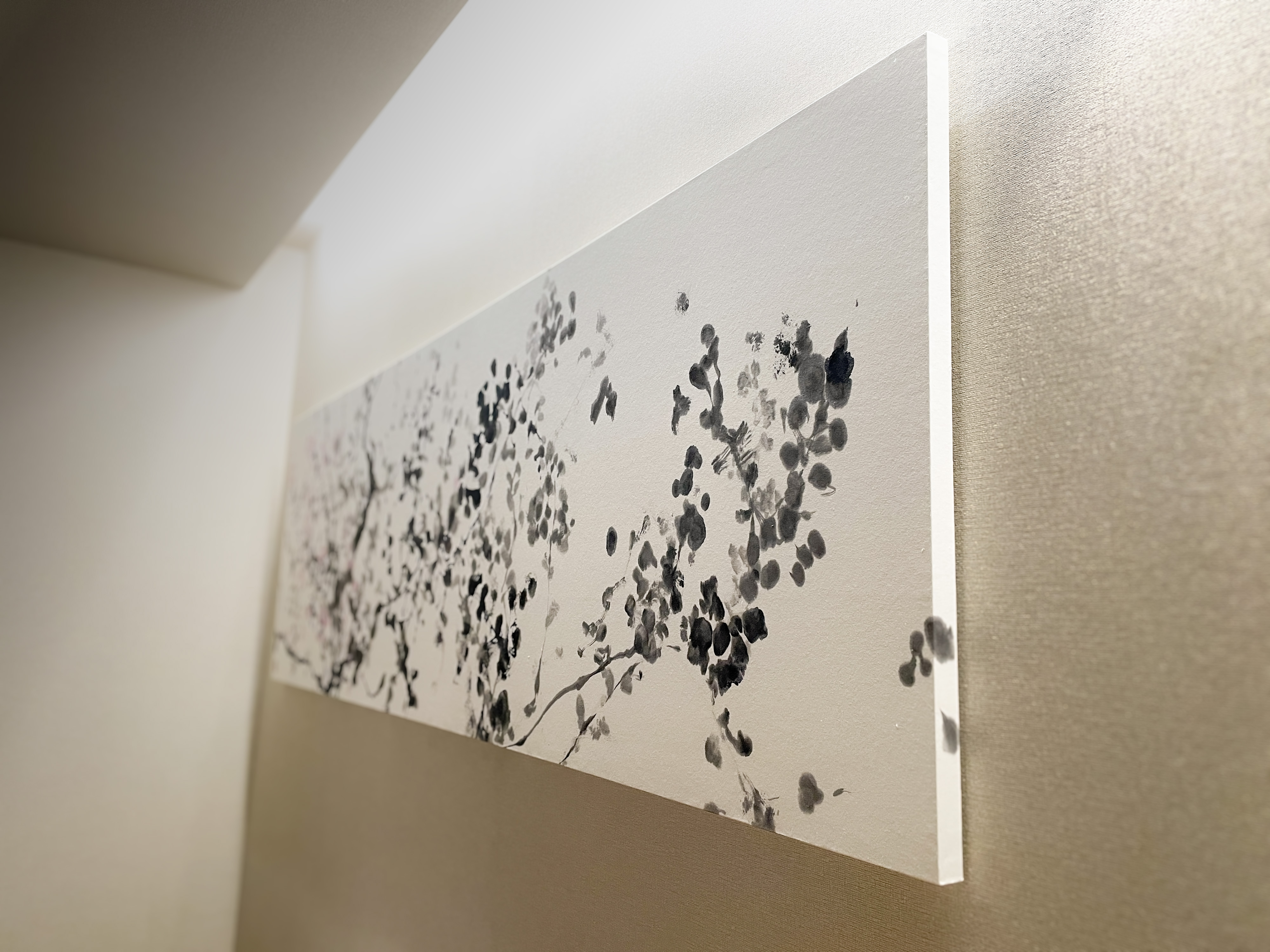 Humming, Crape Myrtle - Right Detail